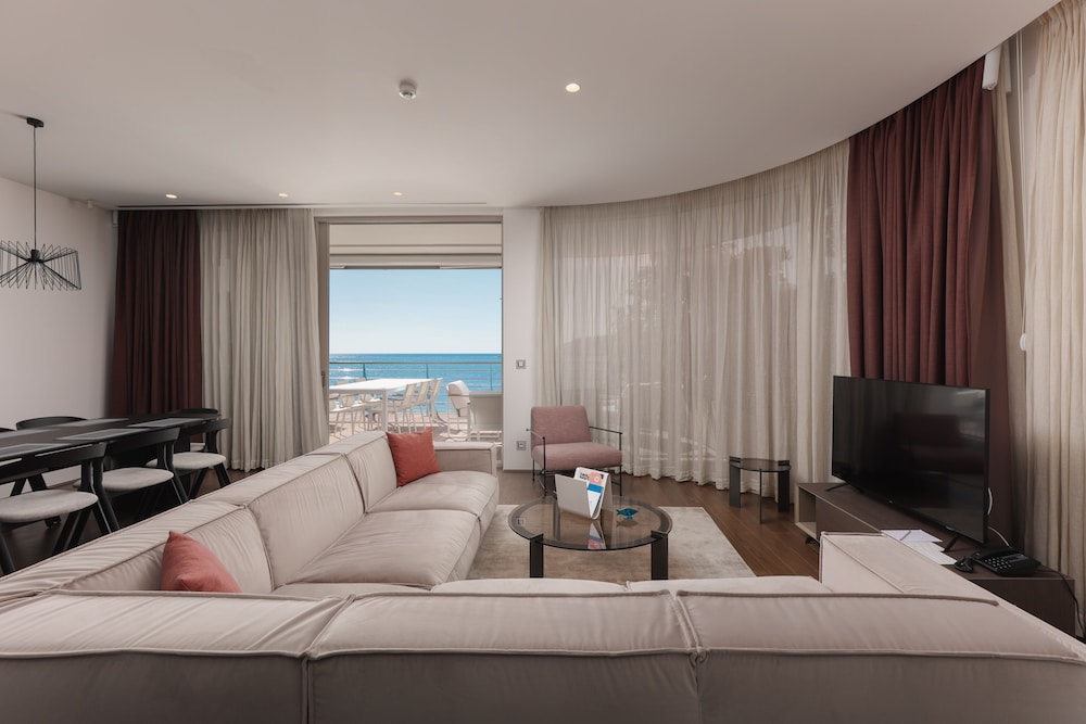 Apartment, 3 Bedrooms, Sea View