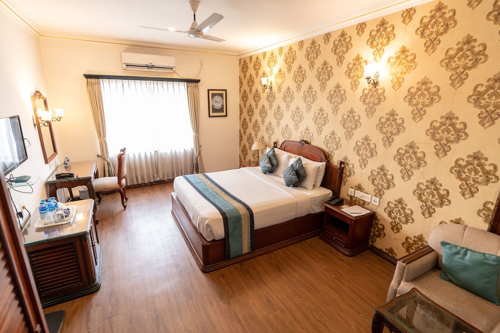 Heritage Room - Photo 1