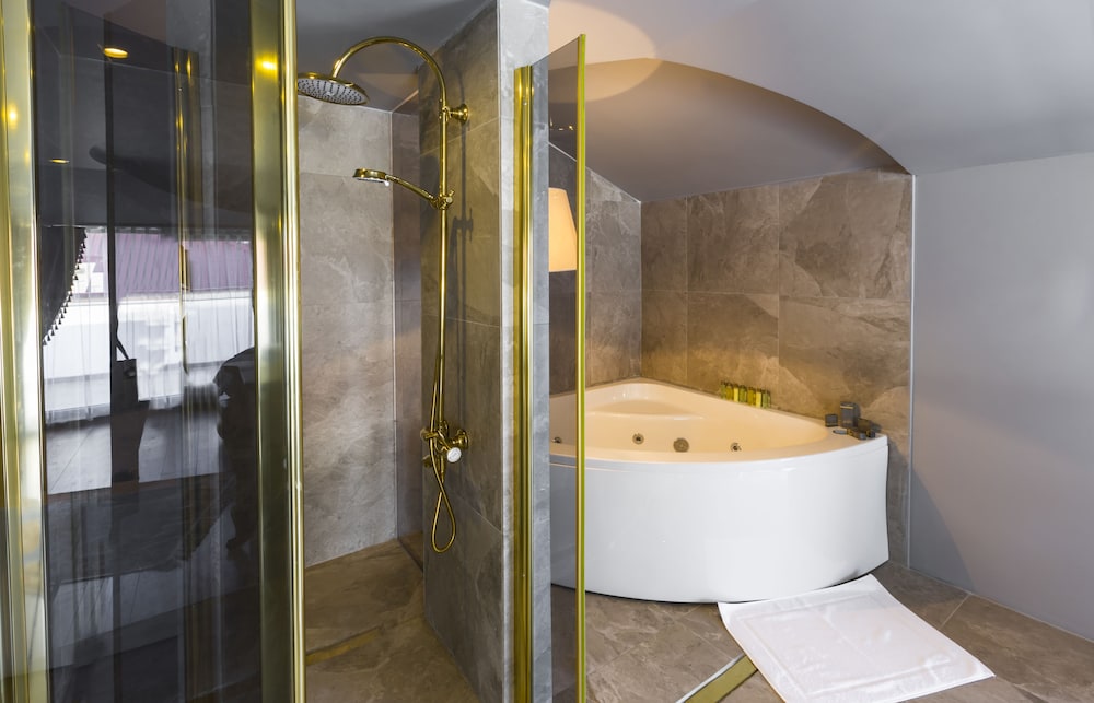 Honeymoon Room photo 2