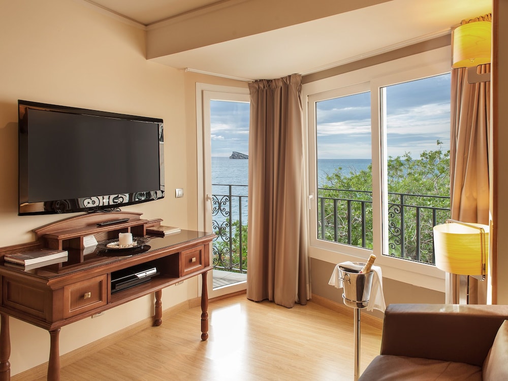 Junior Suite, Sea View (2 Adults + 1 Child) photo 2