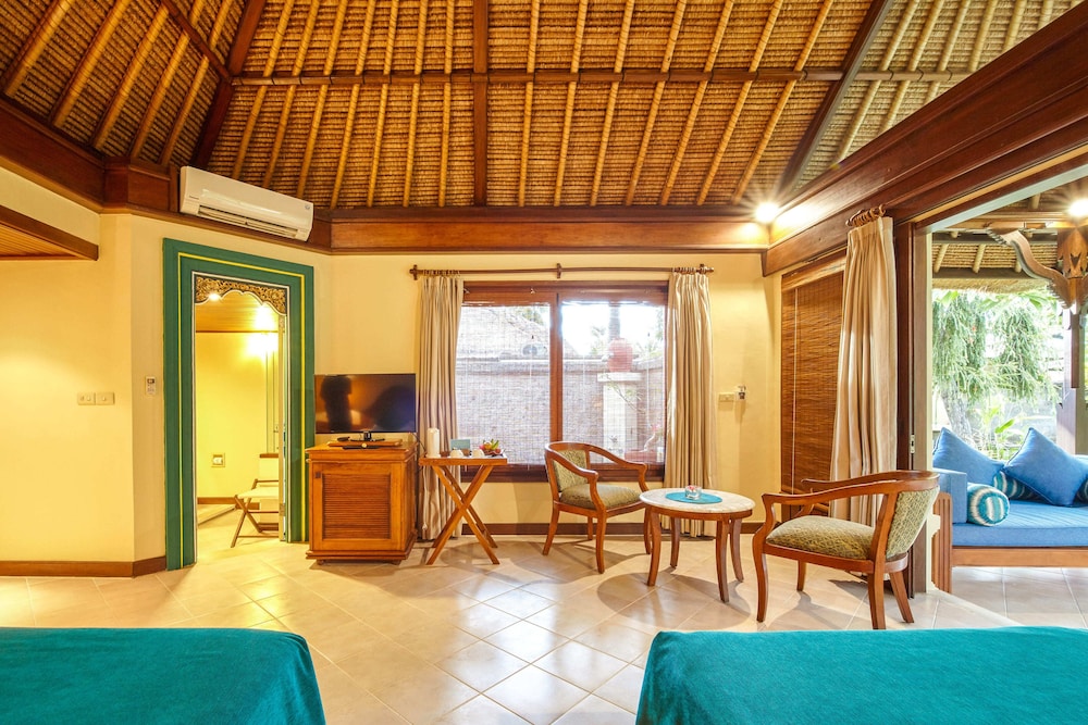 Deluxe Room, Garden View, Garden Area - Photo 17