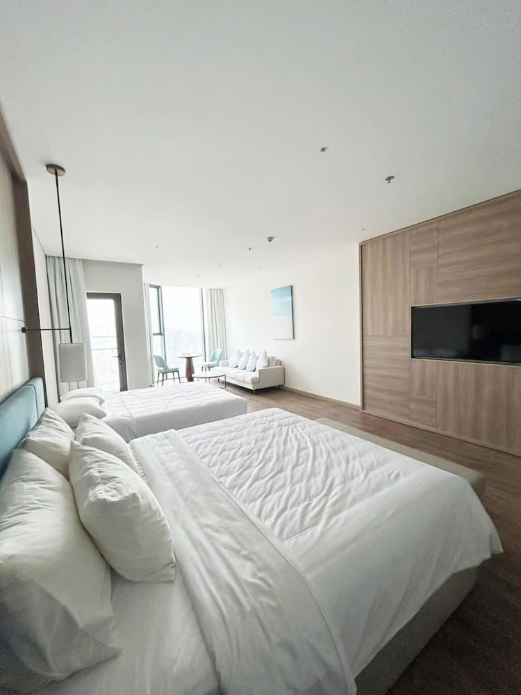 Luxury Apartment, Multiple Beds, Balcony, City View