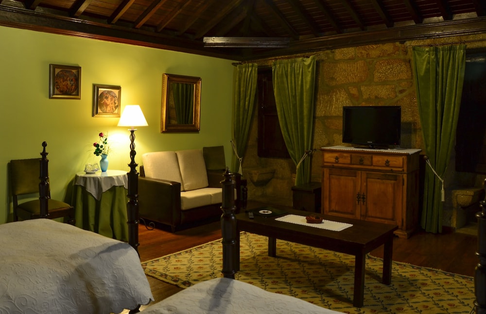 Double or Twin Room - Photo 5