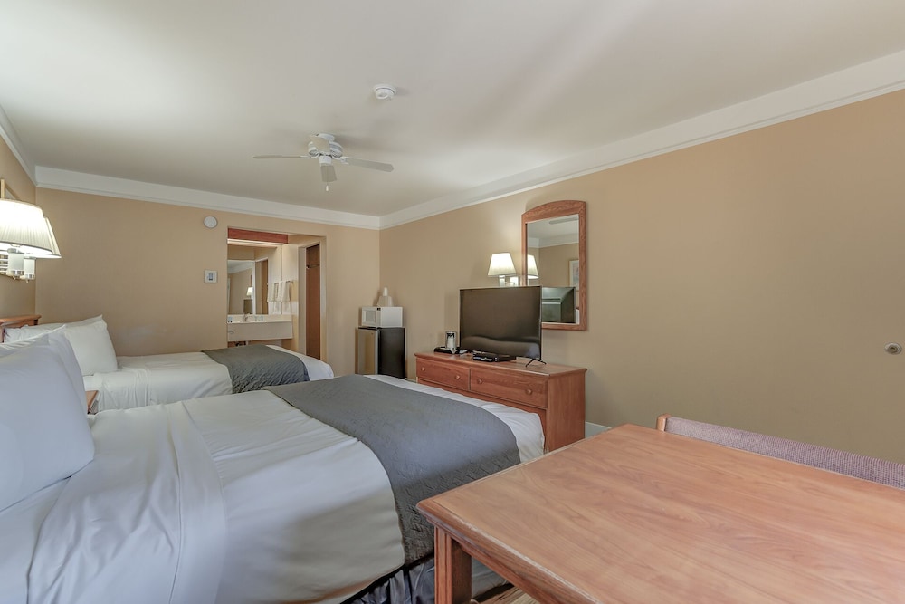 Exclusive Suite, 2 Queen Beds photo 2
