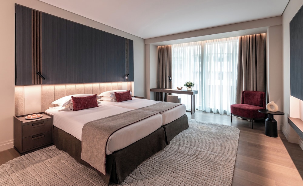 Deluxe City View Suite