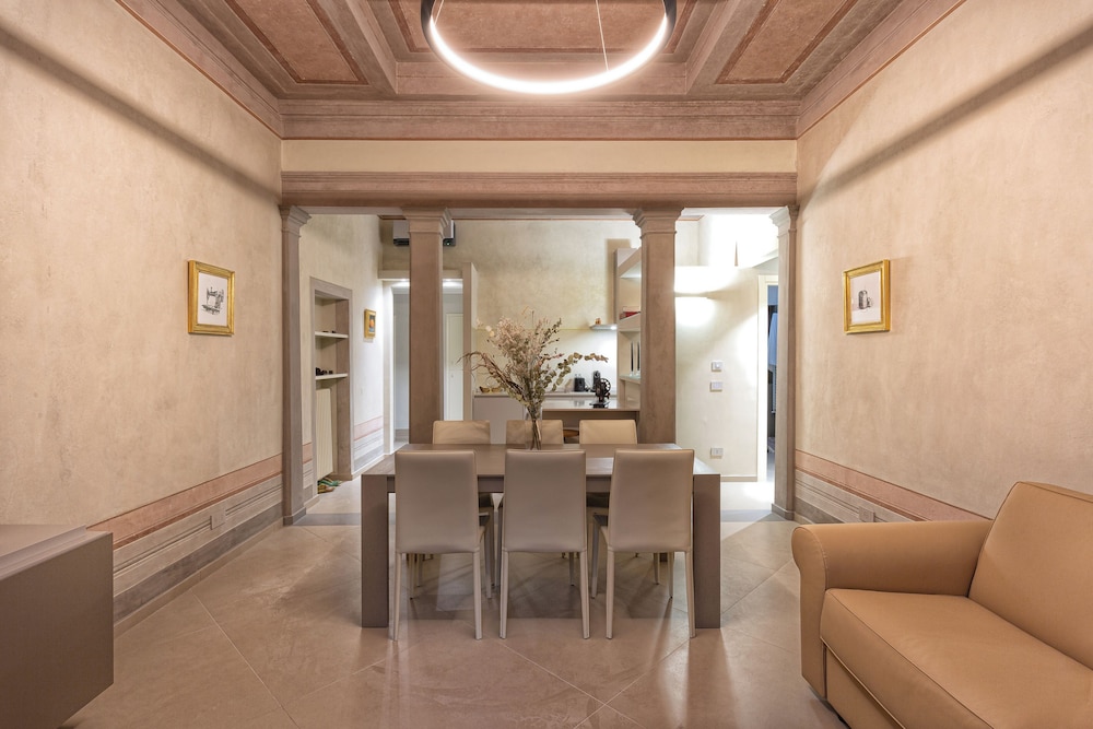 Luxury Apartment (Forbici)