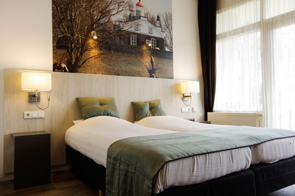Superior Double or Twin Room, Balcony, Park View photo 2