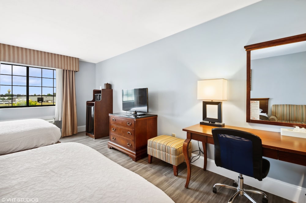 Standard Double Room, 2 Queen Beds photo 2