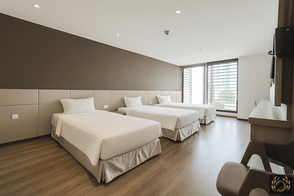 Premium Triple Room, Balcony, City View
