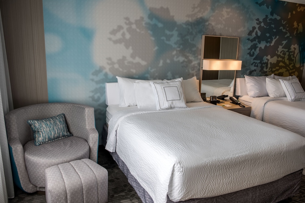 Room, 2 Queen Beds (Mobility/Hearing Accessible, Tub) - Photo 2