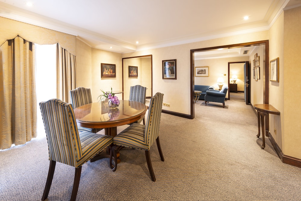 Luxury Suite photo 3