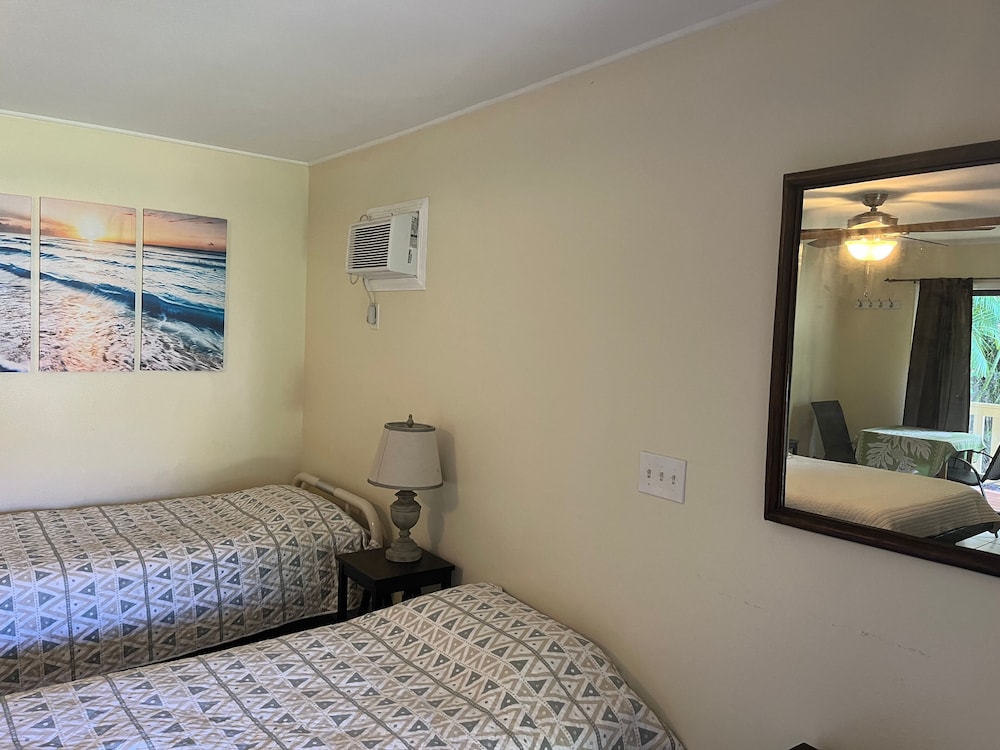 #04 Studio Family Bungalow, 1 Bedroom, Private Bathroom, Garden View, Kitchenette photo 2