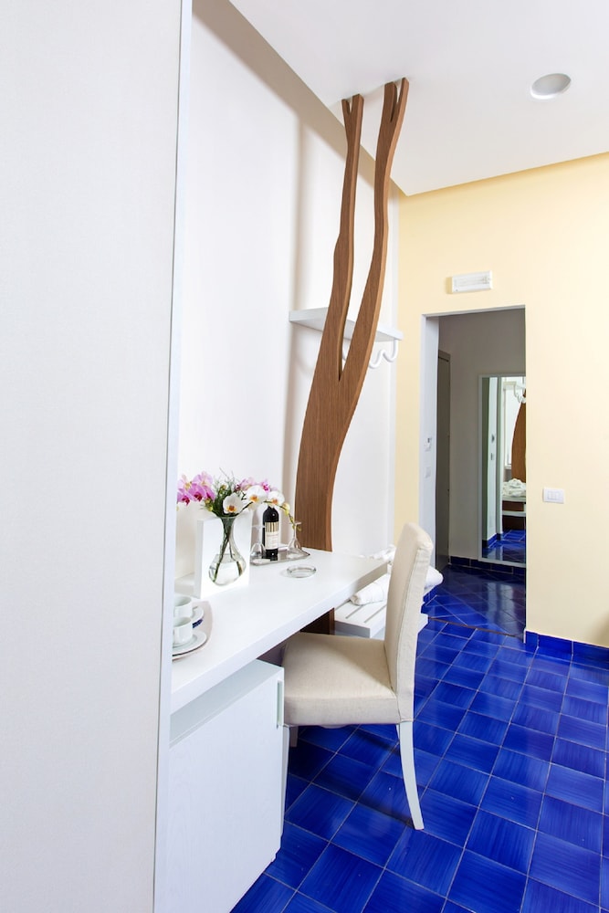 Standard Double Room, 1 Bedroom, Private Bathroom, Ground Floor photo 2