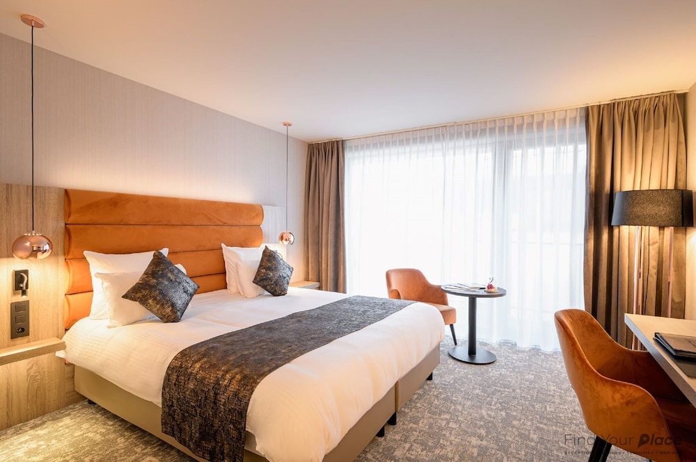 Executive Room - Photo 1