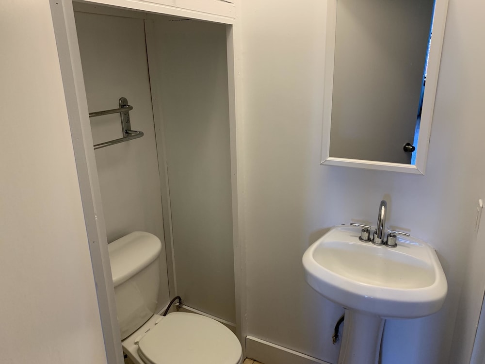 Standard Quadruple Room, Ensuite (Langston Hughes Room) photo 3