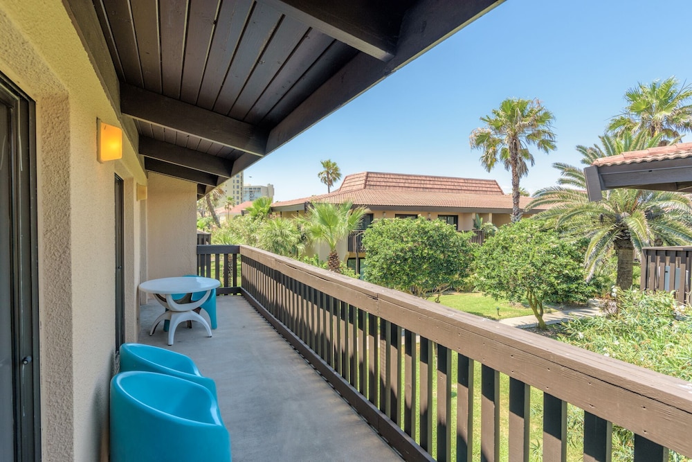 Family Condo, 3 Bedrooms, Balcony, Courtyard View