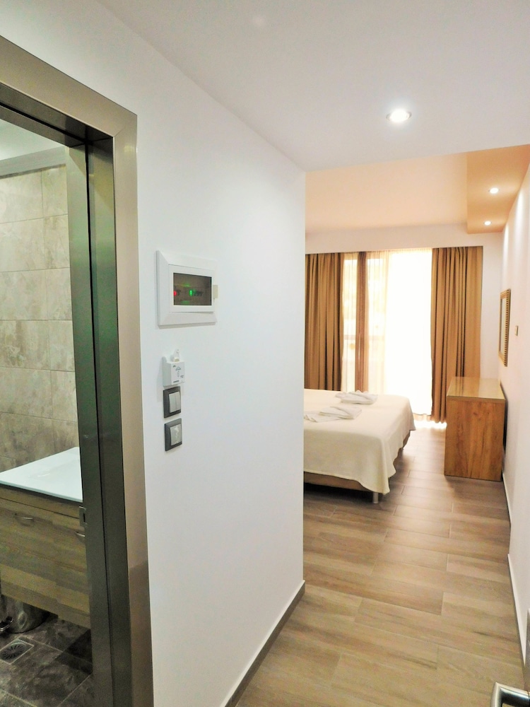 Classic Double Room, Balcony