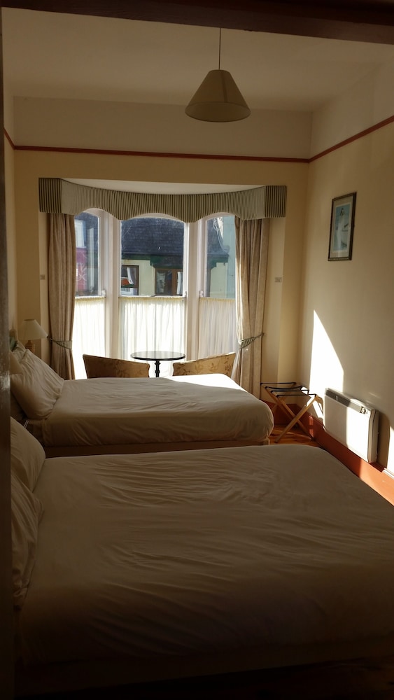 Family Room, 2 Double Beds, Ensuite photo 2