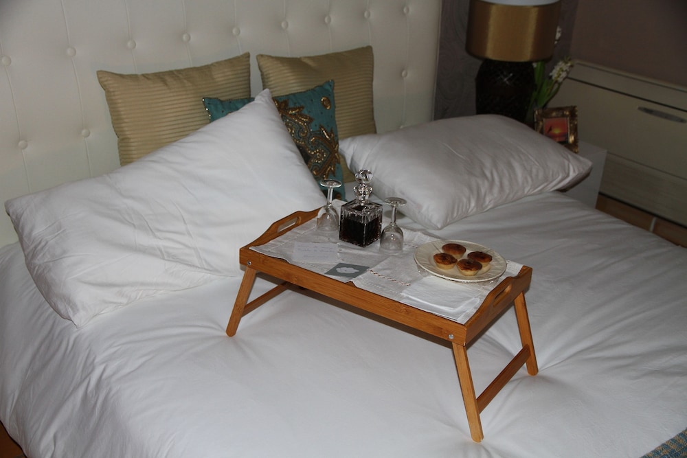 Standard Suite, 1 Queen Bed, Pool Access photo 1
