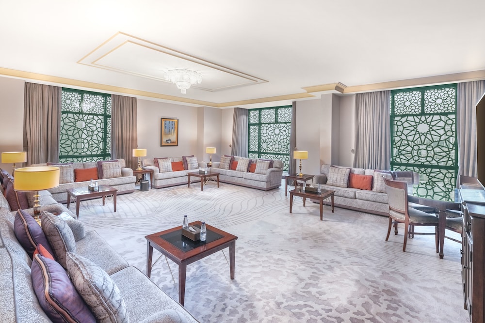 Presidential Room, Ensuite thumbnail 5