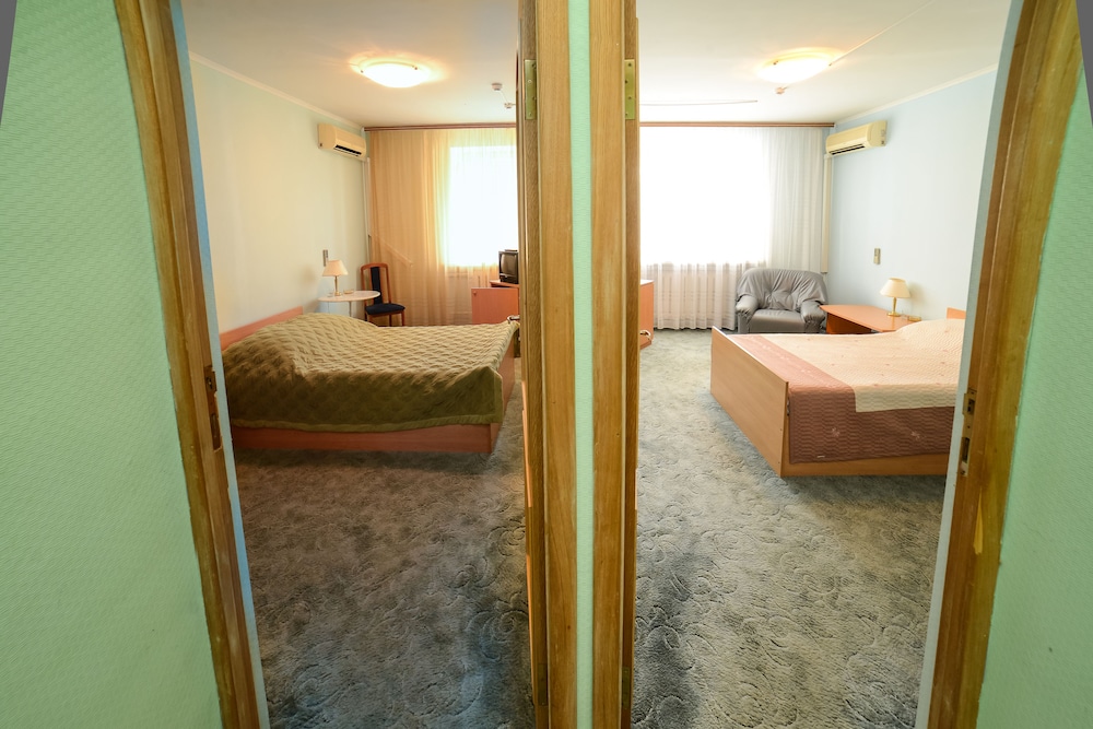 Economy Twin Room photo 2