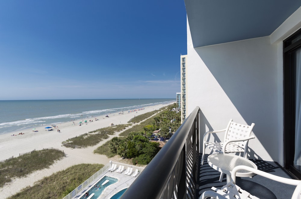 Premium Room, 1 King Bed, Kitchenette, Oceanfront photo 3