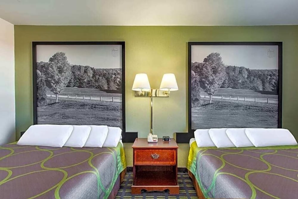 Standard Room, 2 Queen Beds, Non Smoking - Photo 3