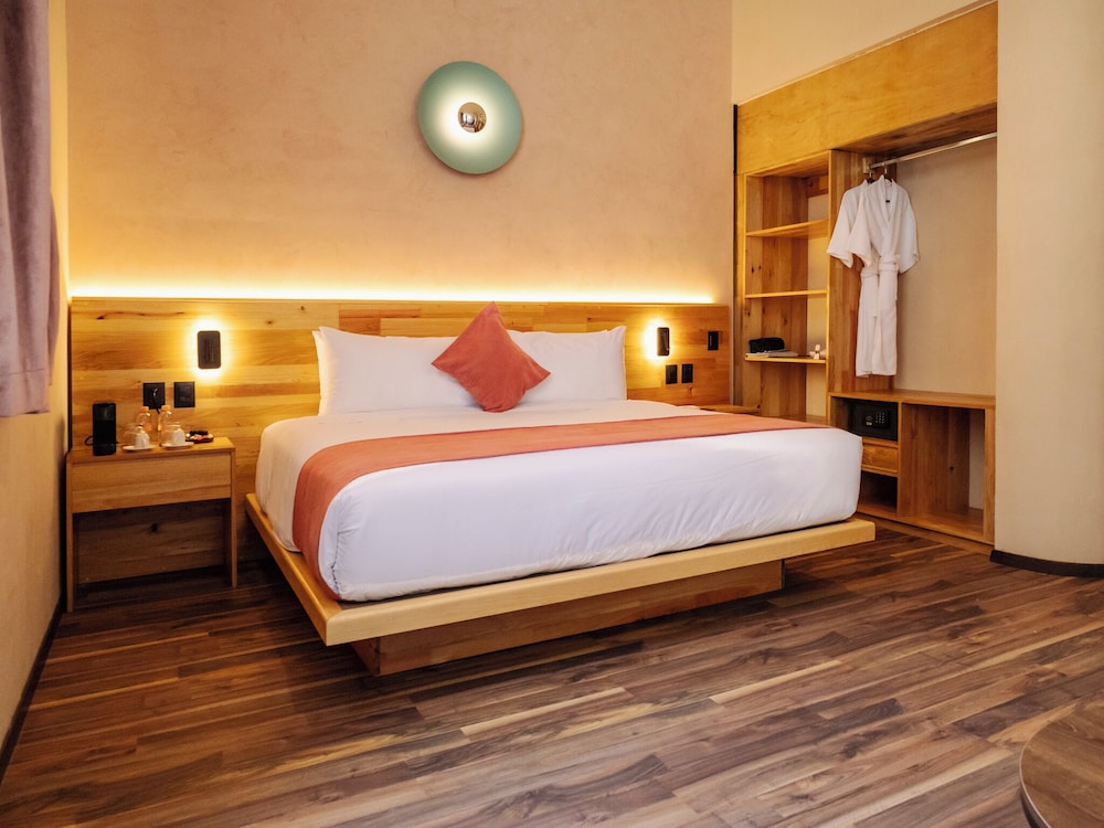 Superior Room, 1 King Bed