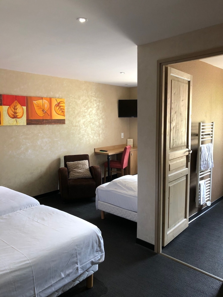 Standard Triple Room photo 3