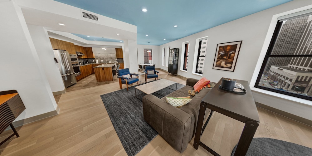 Suite, 1 Twin Bed (The Schofield) photo 3