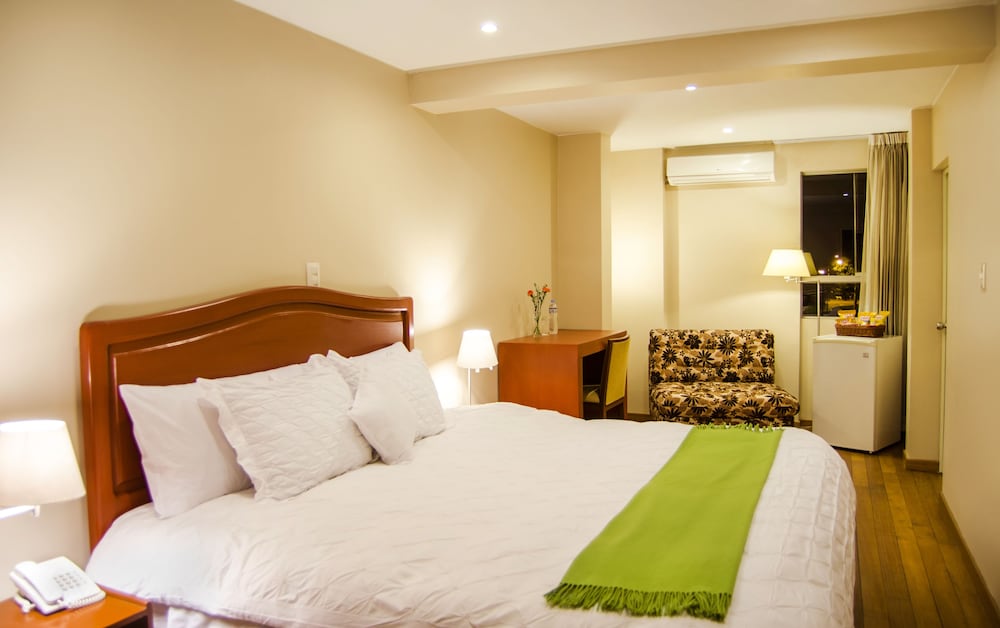 Superior Single Room, 1 King Bed, Private Bathroom