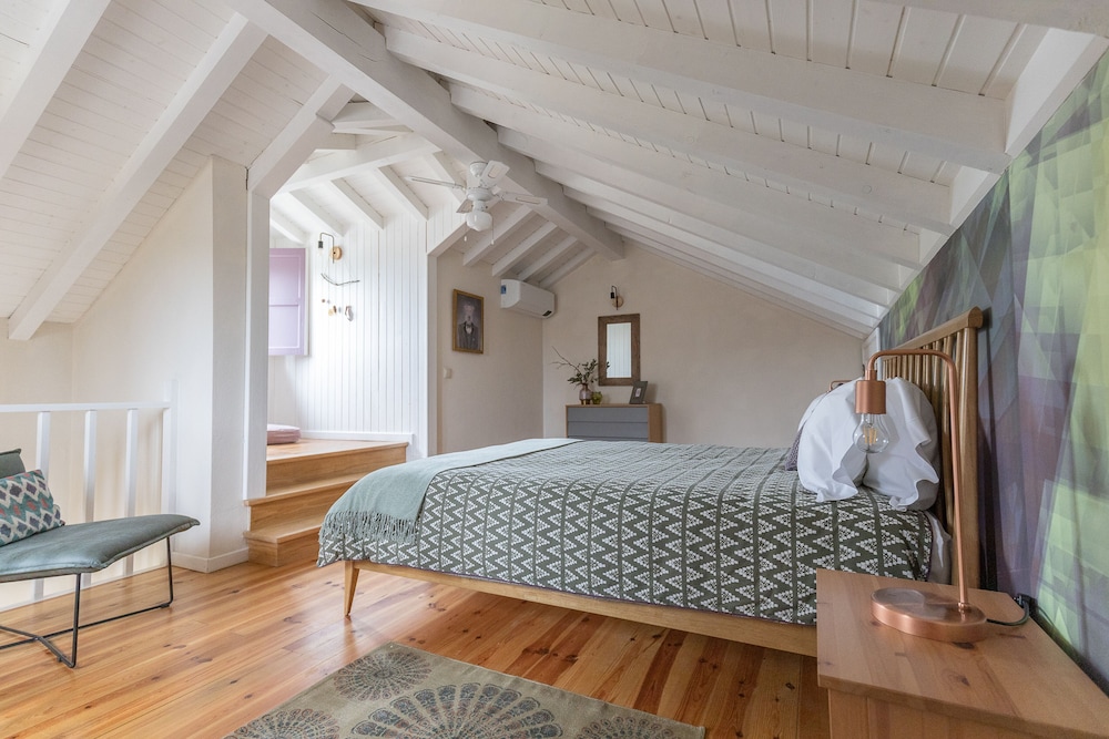 Loba House