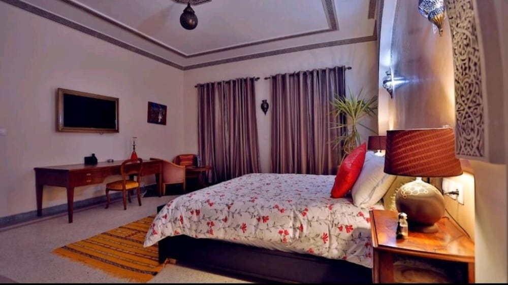 Comfort Suite, 1 Queen Bed photo 1