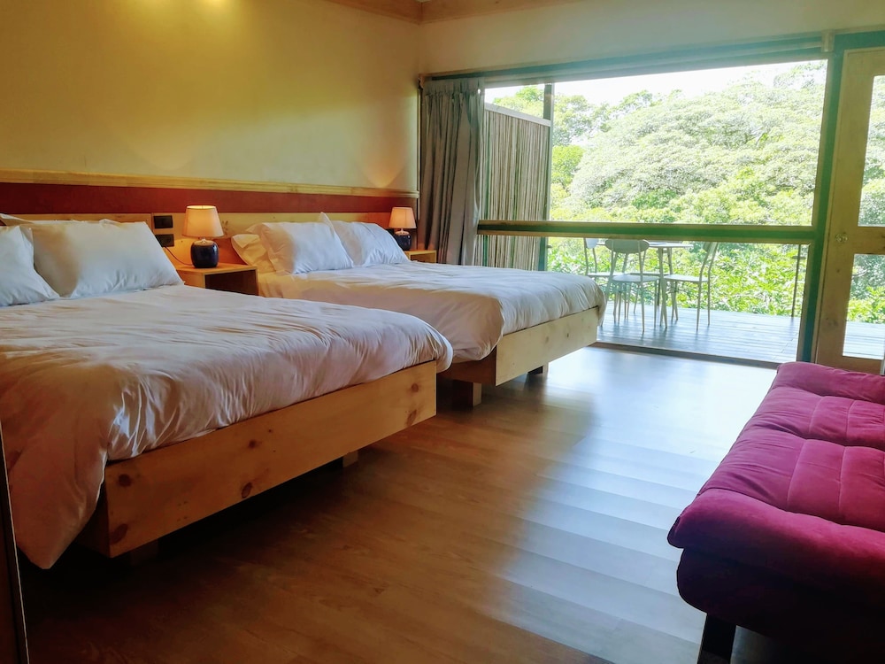 Panoramic Quadruple Room, 2 Double Beds, Mountain View photo 2