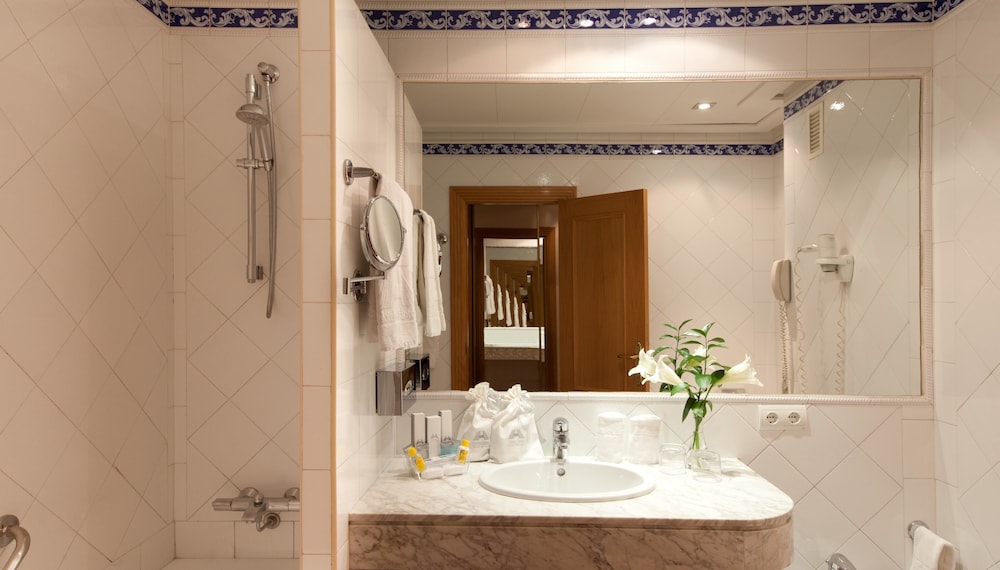 Double Room - Photo 10