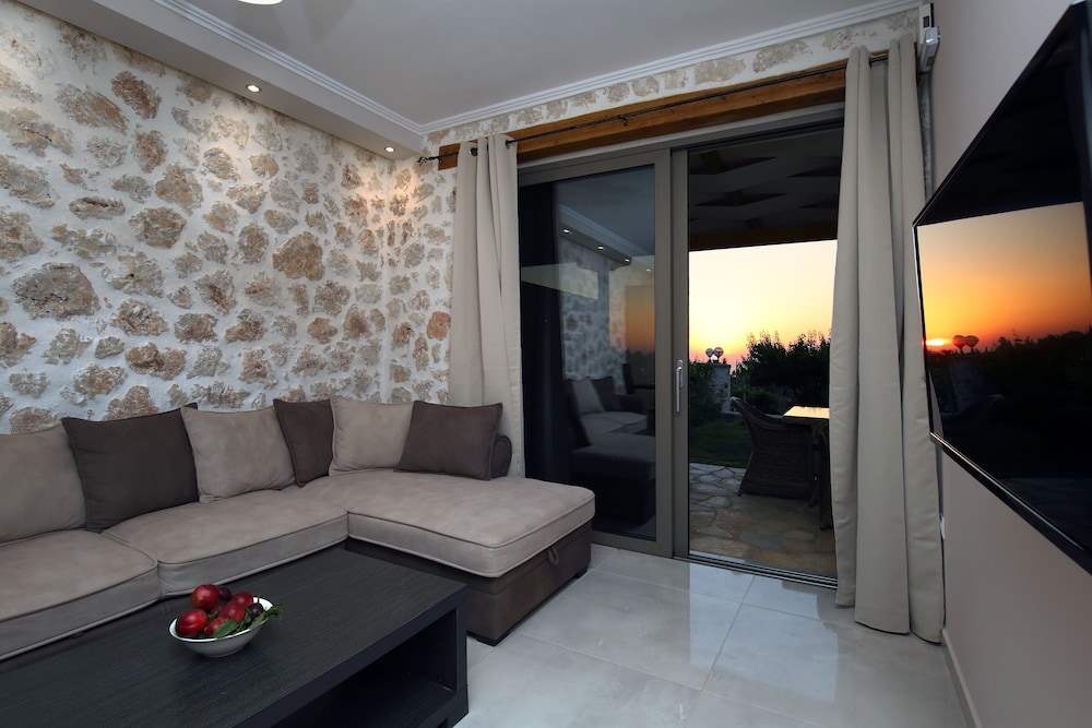 Family Suite, 2 Bedrooms, Sea View (Irida) photo 1