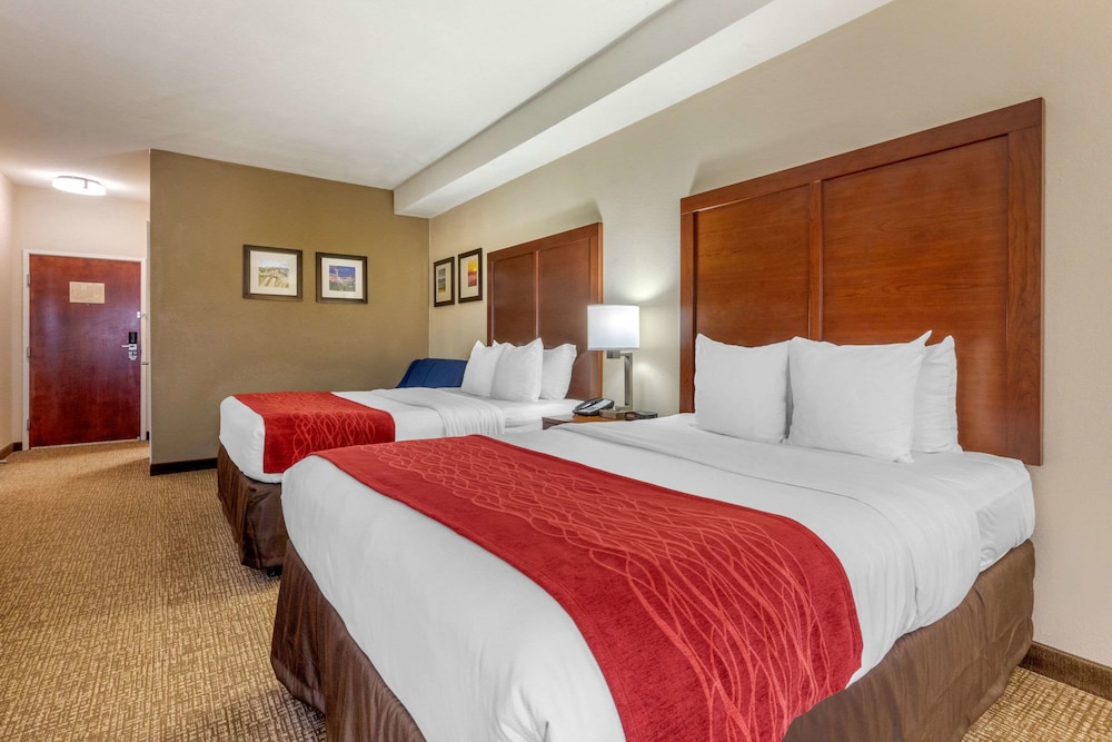Suite, Multiple Beds, Non Smoking - Photo 2
