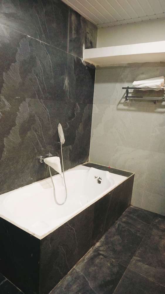 Deluxe Suite, City View photo 2