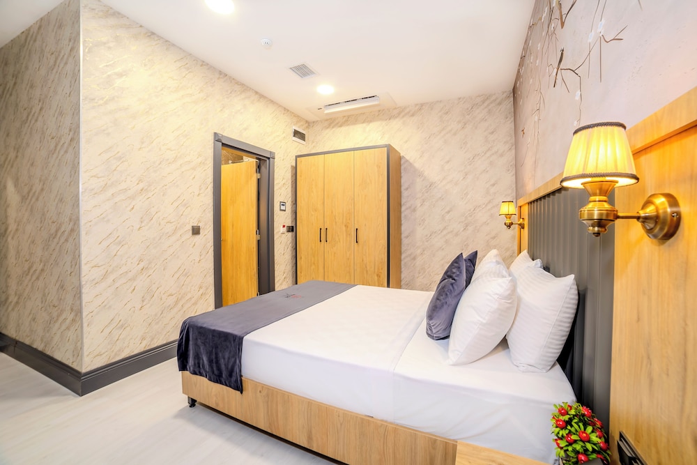Economy Double Room (No Window) photo 3
