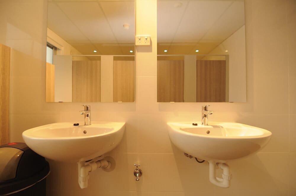 Twin Bunk Room (Shared Bathroom) thumbnail 5