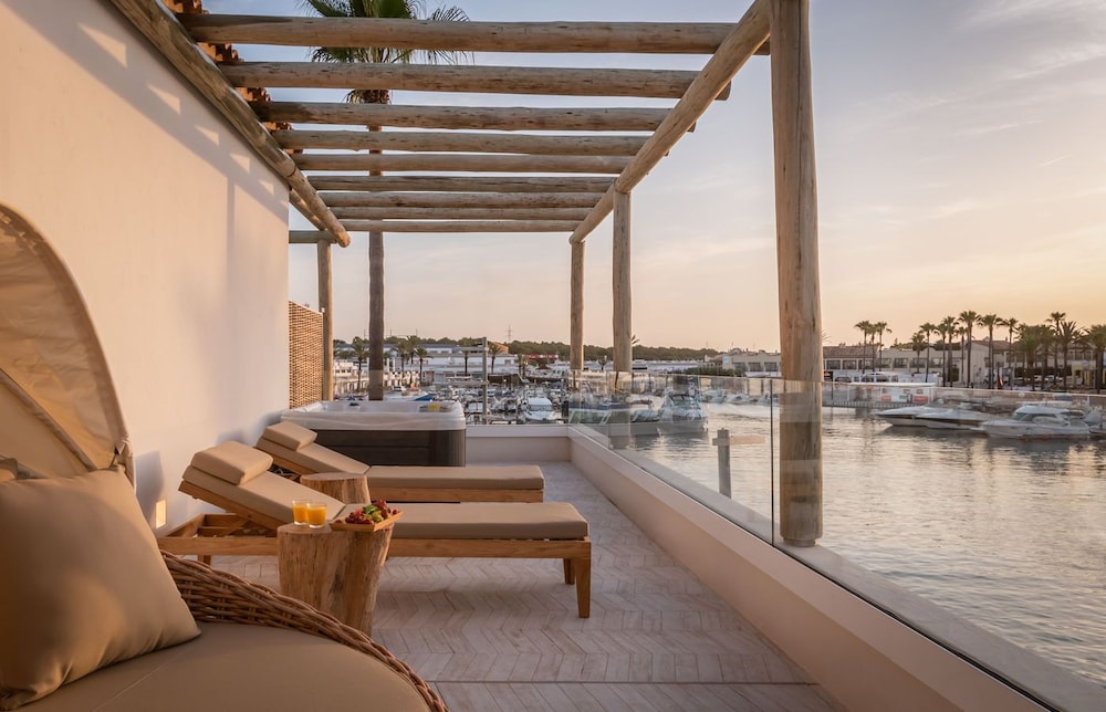 Habitación Doble Superior, Bañera de Hidromasaje, Vista a la Marina
