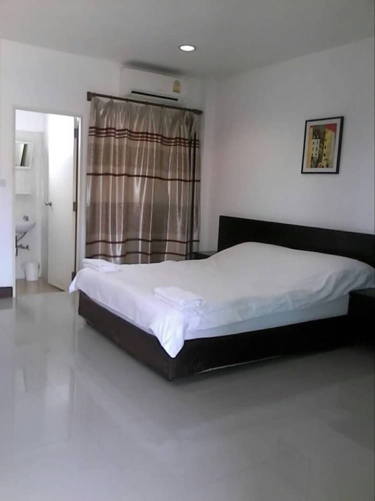 Standard Room photo 2