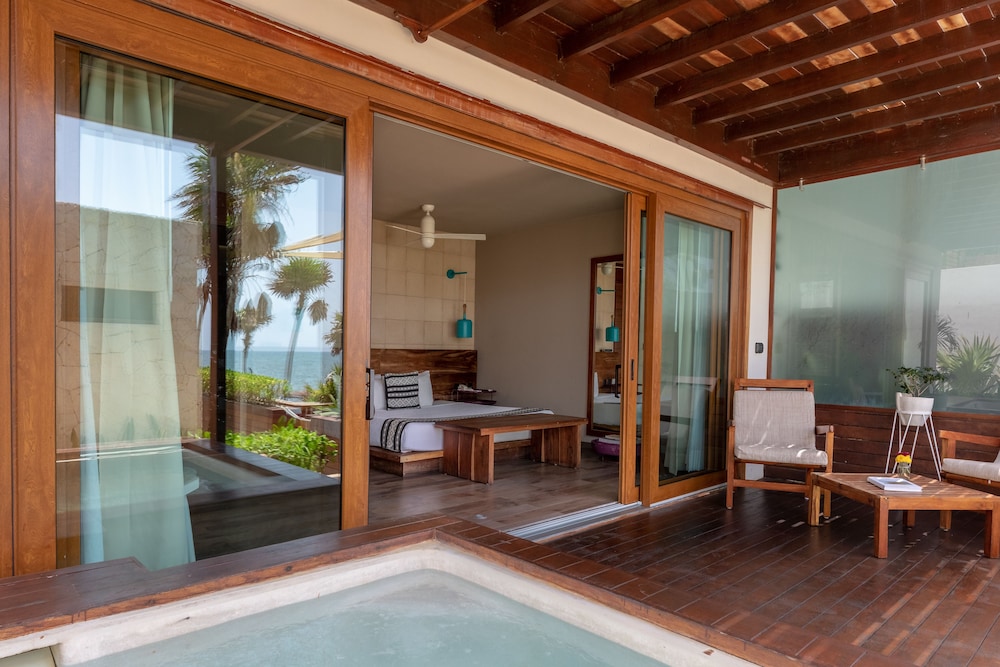 Partial Sea View With Refreshing Plunge Pool