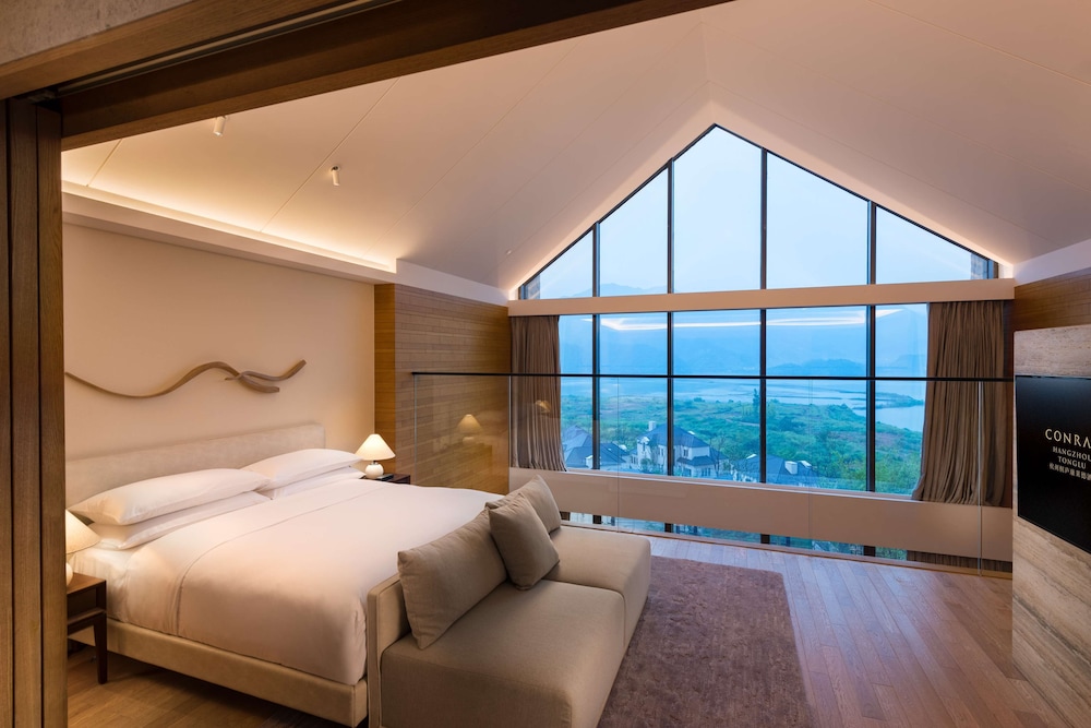 Premium Suite, 1 King Bed (Duplex) - Photo 1