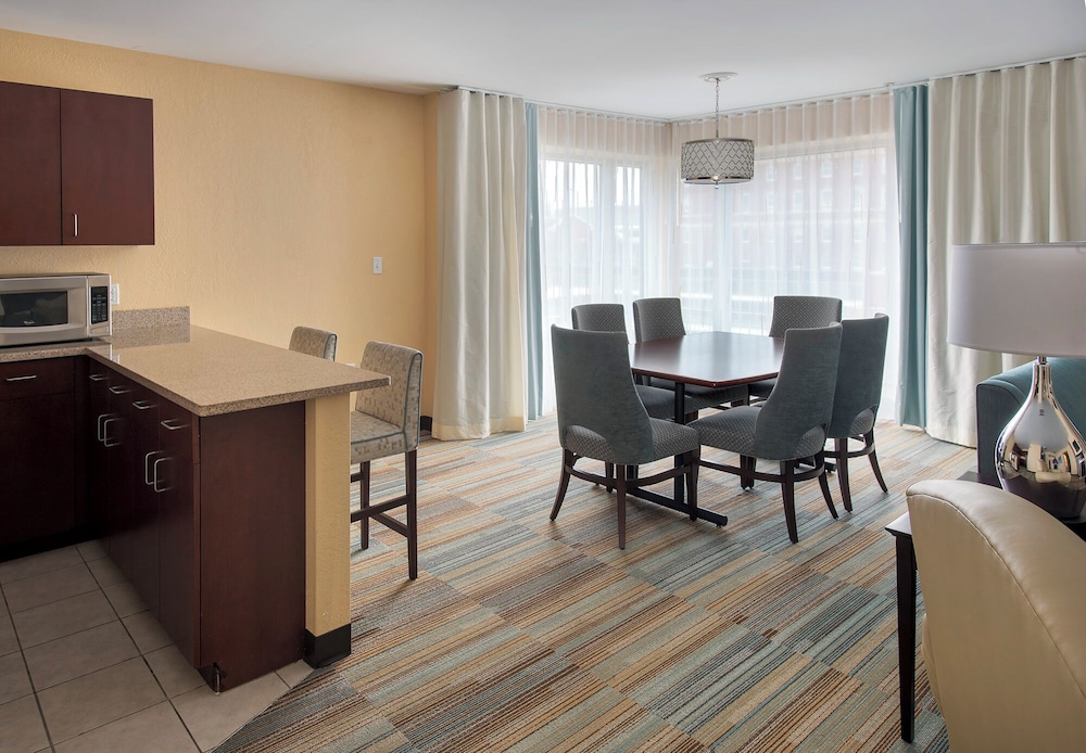 Deluxe Suite, 1 Bedroom, Fireplace (Kitchen) - Photo 10