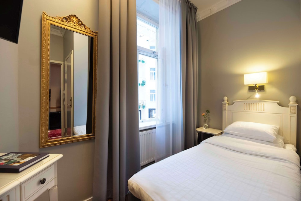 Economy Room, 1 Twin Bed, Non Smoking (Small Room)