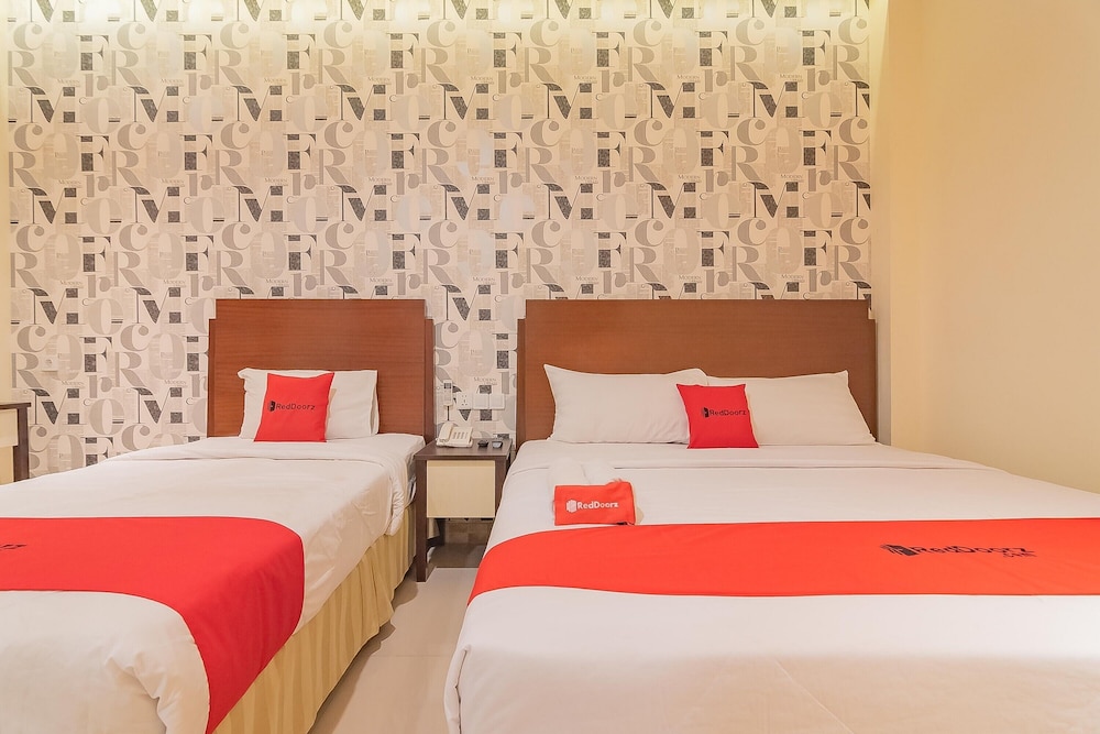 Suite (Reddoorz) - Photo 1