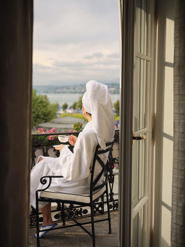 Suite, Lakeside thumbnail 5