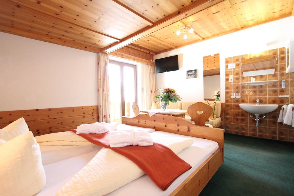 Double Room (Zirbe) photo 3