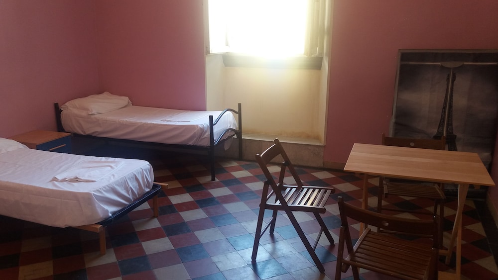 Shared Dormitory, Mixed Dorm, Shared Bathroom (6 pax)